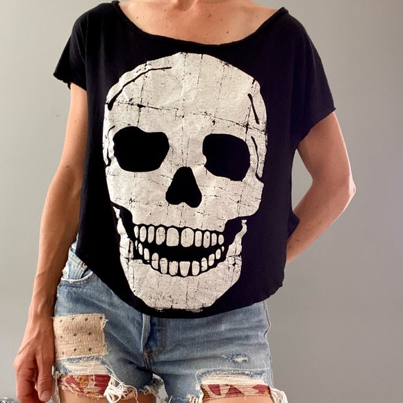 JC Fits Skull Tee w/ Cutout Back - Picture 9 of 12